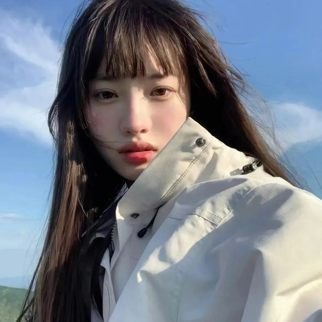 接近无限的白